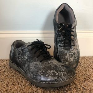 Alegria lace up shoes black and white floral Sz 38